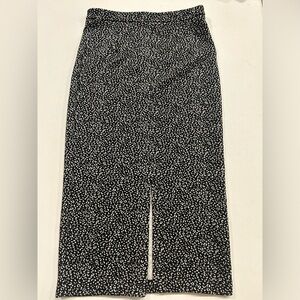 banana republic pencil skirt
black and white leopard print